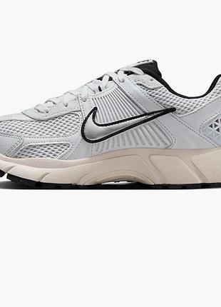 Кросівки жіночі nike wmns zoom vomero 5 white (fn6742-002)
