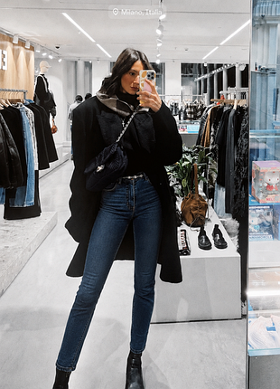 Джинсы скини zara из плотного эластичного котона, хс-с