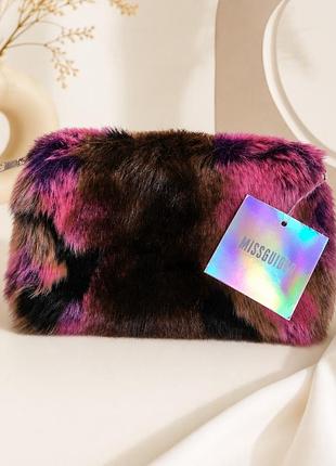 Нова хутряна косметичка missguided 🩷💜 | м’яка плюшева косметичка | оригінал
