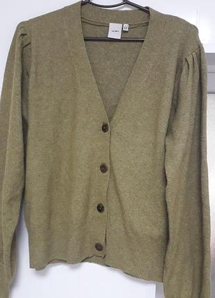 Ishi
42/xl/50
изысканный женский кардиган оливково зеленого цвета на пуговицах с объемными рукавами
поліестер,  нейлон, еластан
идеальное состояние