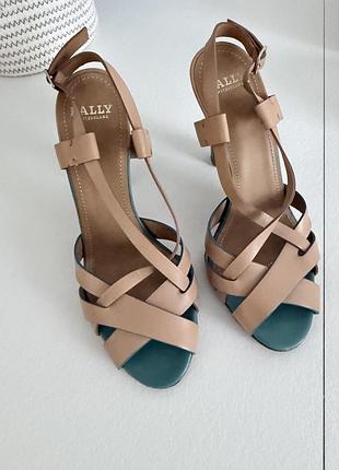 Босоніжки bally  сабо