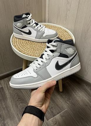 Чоловічі кросівки nike air jordan 1 mid 42р.