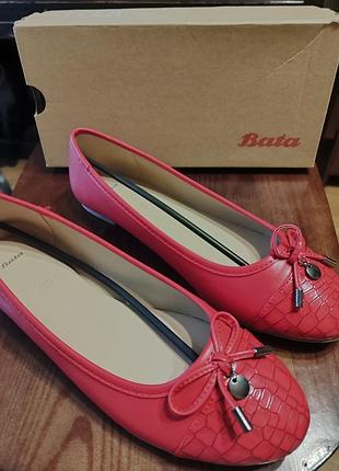 Новые балетки девичи или женские bata р,41 (26,5 см) коралловые