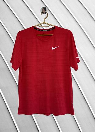 Мужская красная футболка nike s оригинал найк светоотражающая спортивная футболка рефлектив беговая 44 46