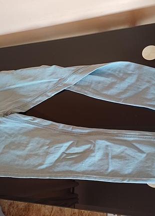 светлые джинсы bershka (размер eur 36 / s)