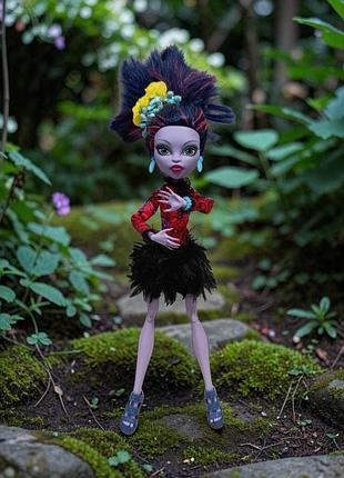 Кукла - джейн булитл (jane boolittle) из серии "мрак и цветения" (gloom and bloom) от бренда monster high.