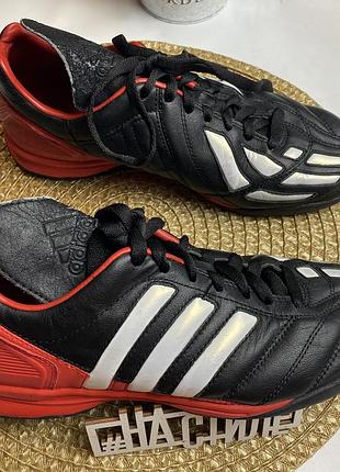 Кросівки для футболу adidas 40,5р/26.0см червоно-чорні шкіряні