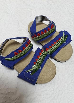 Босоножки для малыша