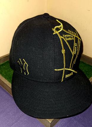 Оригинальная шерстяная кепка new era 59fifty - ny yankees (лимитированная серия bronx map)