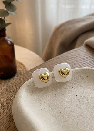 Серьги из акрила сердца