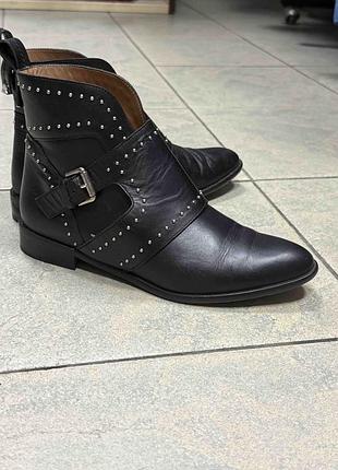 Ботинки від emporio armani. розмір по факту 37,5 (маркування 38,5)
