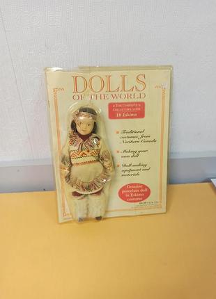 Фарфоровая кукла eskimo из коллекции «ляльки народов мира» (dolls of the world) от издательства atlas editions.