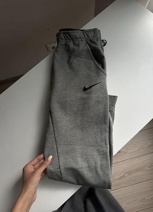 Nike спортинві штани оверсайз 🩶