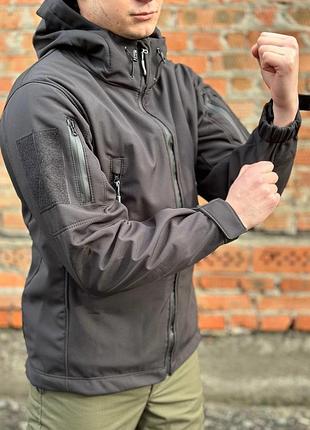 Весняна чорна тактична куртка softshell. демісезонна водонепроникна чорна куртка.