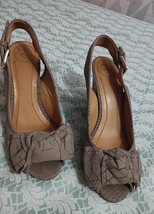 Жіночі босоніжки zara woman, розмір 37