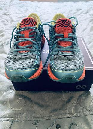 Кросівки asics