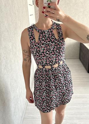 Легка міні сукня сарафан у розмірі s/м від h&m з розрізами на ключицях та талії