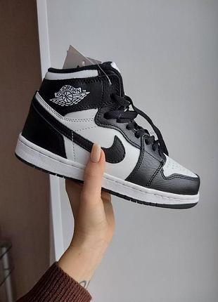 Черно-белые женские зимние кроссовки nike air jordan 1, комфорт и стиль найк аир джордан
