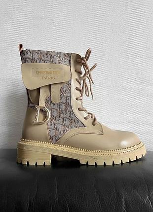 Зимові жіночі черевики dior boots