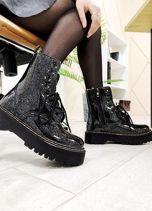 Зимові жіночі черевики dr. martens
