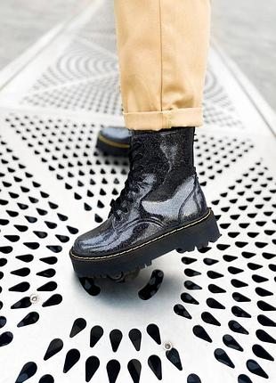 Зимові жіночі черевики dr. martens