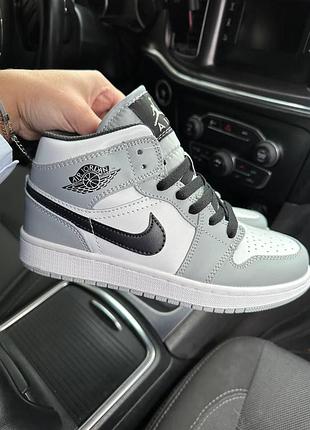 Жіночі шкіряні кросівки nike air jordan 1 high grey, якісне взуття