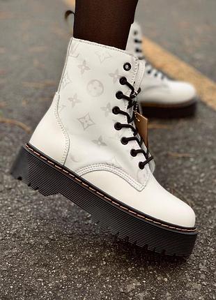 Зимові жіночі черевики dr. martens