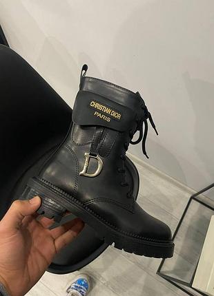 Зимові жіночі черевики dior boots