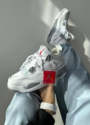 Жіночі кросівки nike air jordan 4 зимові