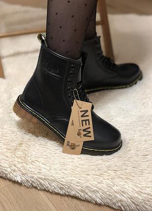 Зимові жіночі черевики dr. martens