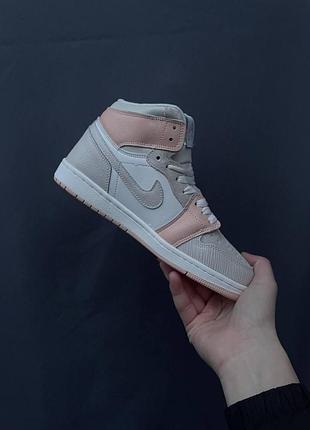 Nike air jordan біло-рожеві зимові кросівки для жінок, найкращі зимові моделі найк аір джордан