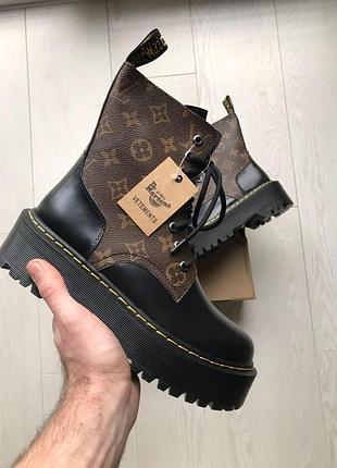 Жіночі черевики dr. martens