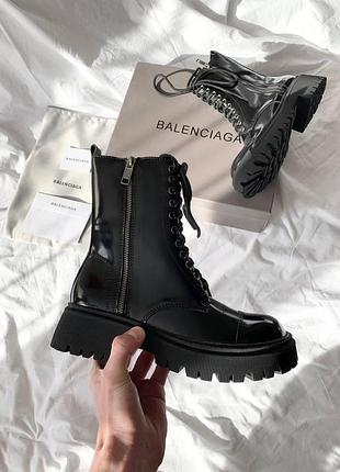 Жіночі черевики balenciaga