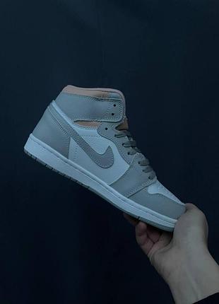 Сірі зимові жіночі кросівки nike air jordan 1 high winter, стильні та теплі найк аір джордан
