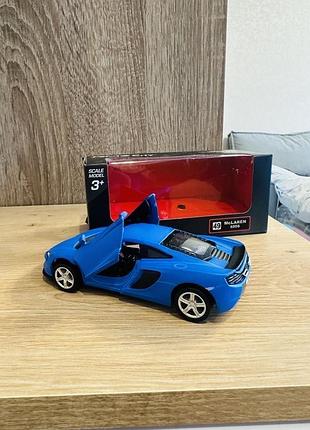 Металева машинка mclaren 4