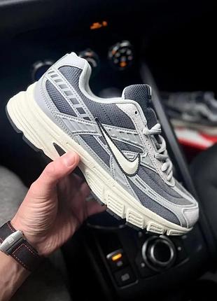 Кросівки жіночі nike initiator gray 37