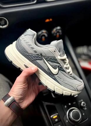 Кросівки жіночі nike initiator gray 37