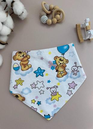 Слюнявчик треугольник для новорожденных непромокаемый двусторонний на кнопках — нагрудник бандана 0–5 месяцев ведмедик
