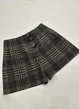Стильные шорты zara (70б)