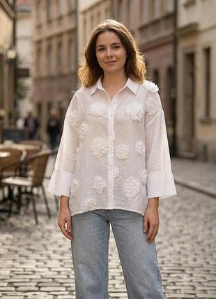 Zara жіноча біла блузка сорочка з об'ємними квітами