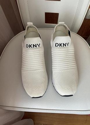 Білі кросівки-сліпони dkny jaci slip-on (оригінал, розмір 41)
