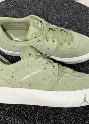 Замшеві кросівки air jordan series, оригінал, р-р 37-38, уст 24 см