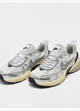 Жіночі кросівки стильні повсякденні найк оригінал nike w v2k fd0736-100