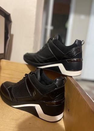 Кросівки skechers р.39(26)