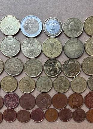 40 различных монет евро и евроцентов без повторов