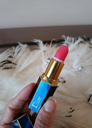 Помада dior christian dior rouge à lèvres крышечка немного треснута