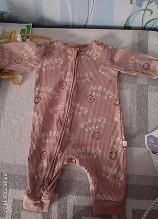 Продаю комбинезоны -слипы