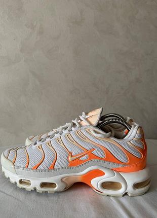 Кроссовки женские nike air max plus tn white orange dm3033-100 40 размер (25.5 см)