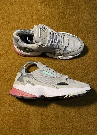 Серые кроссовки adidas falcon yung | 38 размер 23,5см