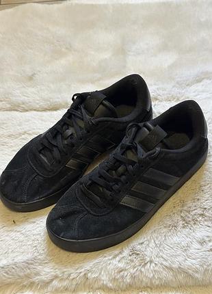Кросівки adidas